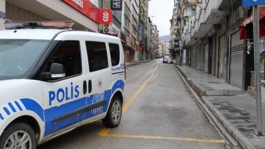 Vakaların yüzde 80'e yakın düştüğü Elazığ'da kısıtlama sessizliği
