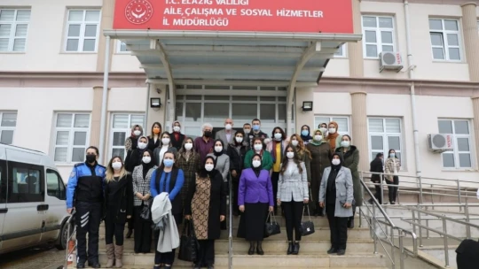Vali Erkaya Yırık'ın eşi Ayşe Yırık:' Uyuşturucuyla mücadele en büyük görev anneye düşüyor'
