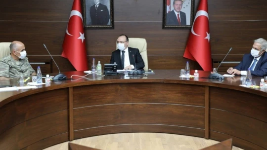 Vali Yırık, 'Tedbiri kesinlikle elden bırakmamak gerekiyor'