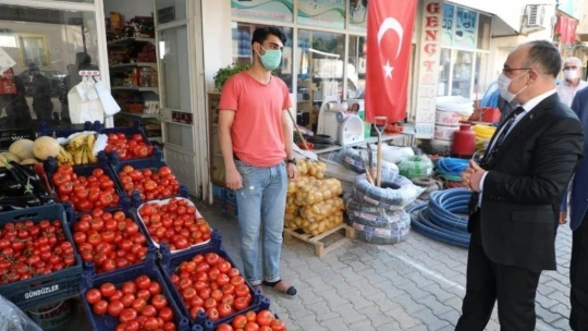 Vali Yırık, şehit Sekin'in kabrini ziyaret etti