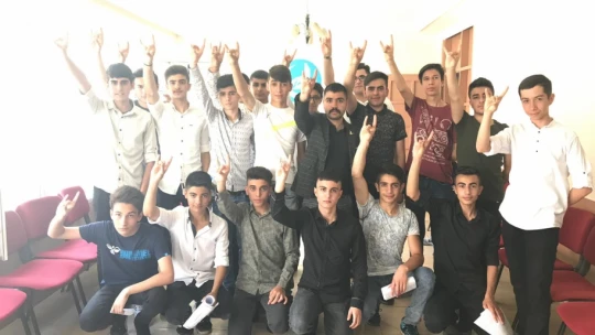 Başkan Ayhan Yılmaz Gençlerin Karne Heyecanına Ortak Oldu