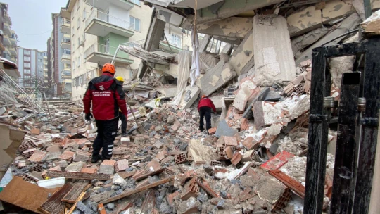 İHH Elazığ İnsani Yardım Derneği Deprem Bölgesinde