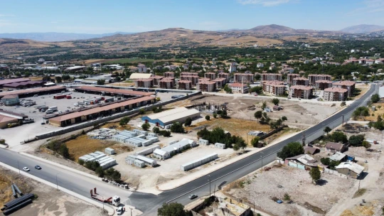 Elazığ Belediyesi, Beyyurdu Yoluna Sıfır Asfalt Serimi Gerçekleştirdi