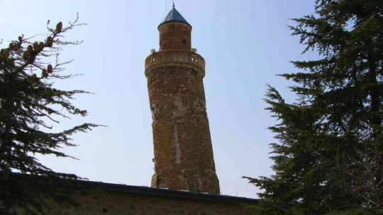 Yerli ve yabancı turistler Elazığ'a gelince bu minareyi görmeden dönmüyor