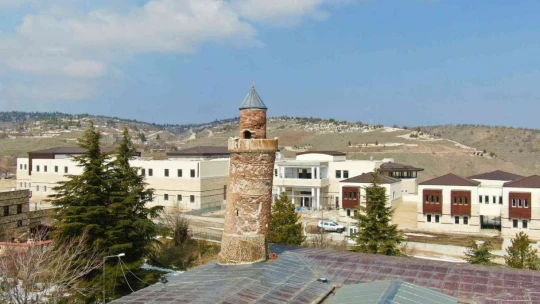 Yerli ve yabancı turistler Elazığ'a gelince bu minareyi görmeden dönmüyor