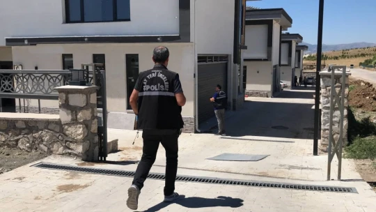 Yüksekten düşen mobilya ustası hayatını kaybetti