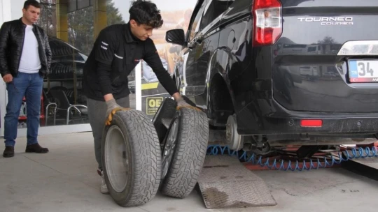 Zorunlu kış lastiği uygulaması öncesi oto lastikçilerde yoğunluk