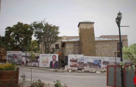 515 Yıllık Tarihi Ahmet Bey Camisinde Restorasyon Çalışmaları Sürüyor