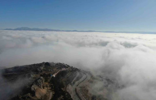 600 bin nüfuslu kent sis denizinde kayboldu