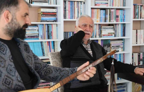 Elazığlı Sanatçı Osman Bulut'tan 27 Yıl Sonra Unutulmaz Performans: Hoyrat Yeniden Gündemde