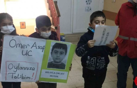 8 Yaşındaki Ömer'in Seçim Kampanyası Belediye Başkanını Bile Şaşırttı