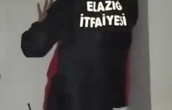 Bacadan düşüp mahsur kalan kediyi itfaiye kurtardı, ev sahibi kediyi sahiplendi