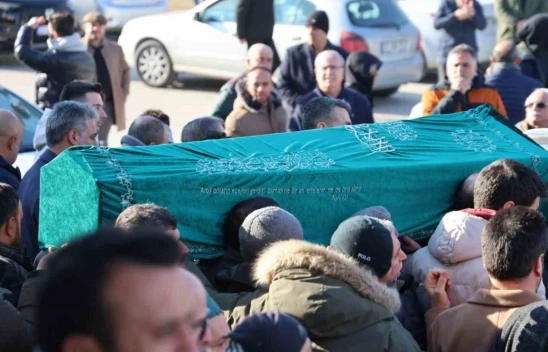 Başından vurulan diş hekimi memleketi Elazığ'da son yolculuğuna uğurlandı