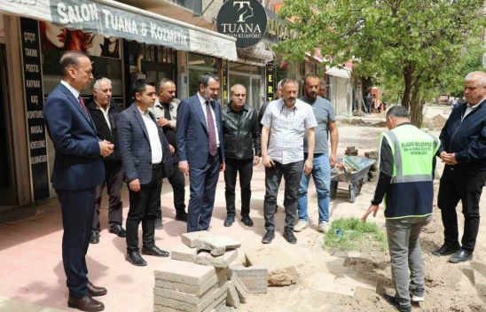 Elazığ'da Altyapı Dönüşümünde Yeni Adım: Namık Çiftçi Caddesi'nde Çalışmalar Hız Kesmiyor!