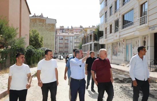 Başkan Şerifoğulları Üniversite Mahallesi'nde Çalışmaları İnceledi: 'Elazığ İçin Birlikte Ter Dökmeye Devam Edeceğiz'