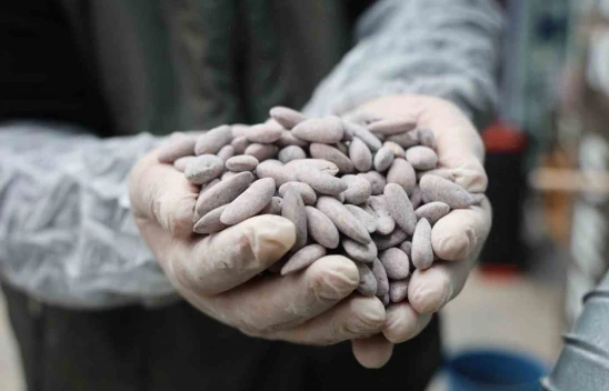 Elazığ'ın Vazgeçilmez Lezzeti: Badem Şekeri Bayram Sofralarında Yerini Alacak
