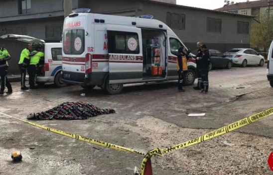 Beton Mikserinin Altında Kalan Kadın Hayatını Kaybetti