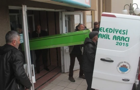 Bıçıklı Saldırıda Katledilen Annenin Cenazesi Morgdan Alındı