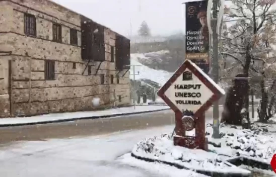 Bin 73 rakımlı Harput mart ayında beyaza büründü
