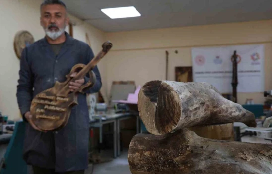 Bu Atölyede Kütükler Sanata Dönüşüyor