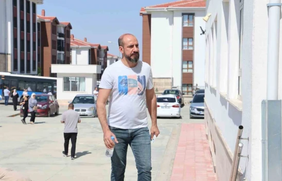 Bu okulda TYT'ye girenler 40 yaşında, geç kalanların heyecanı güldürdü