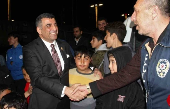 CHP'li Erol polislerle bir araya geldi