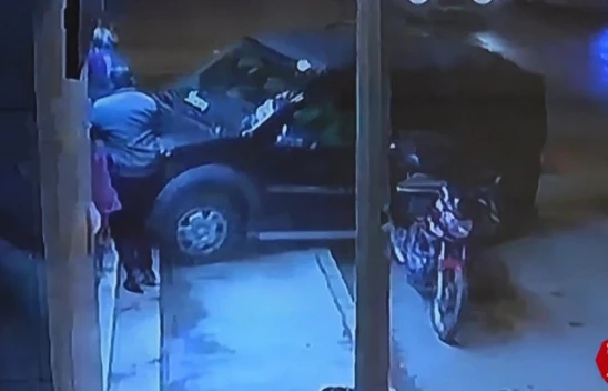 Çocuk sürücü dehşet saçtı, 3 kişi ölümden döndü: Kaza kameraya saniye saniye yansıdı