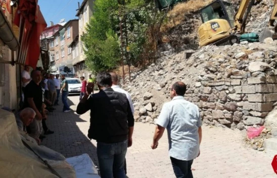 Maden'de Define Kazısı, Hem Meraka Hem de Gergin Bekleyişe Neden Oldu