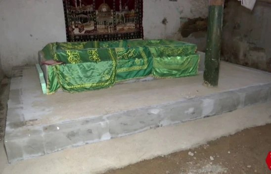 Elazığ'da Definecilerin Talan Ettiği Türbede Tadilat Başladı