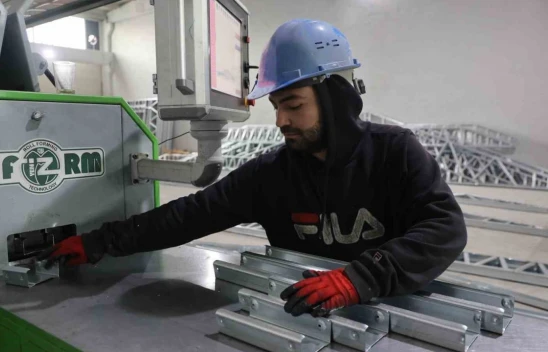 Elazığ'da Deprem Sonrası Kurulan Çelik Konstrüksiyon Fabrikası 20 Kişiye İstihdam Sağlıyor