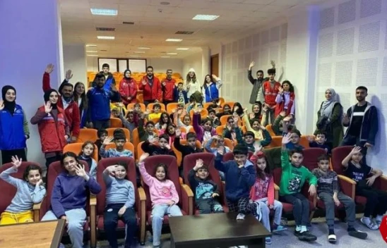 Depremzede çocuklar için sinema günü etkinliği