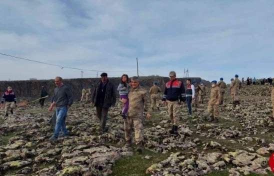 Down sendromlu kayıp çocuğu jandarma dağlık alanda buldu