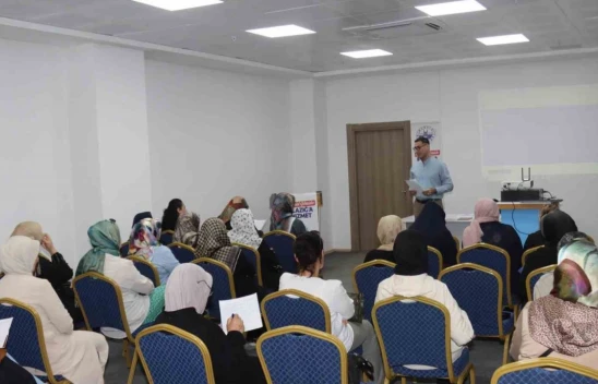 Elazığ Belediyesi'nden Kadınlara E-Ticaret Eğitimi: İş Gücüne Katılım Artıyor