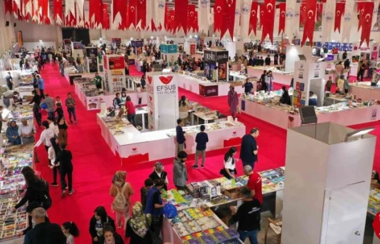 Elazığ Belediyesi Kitap Fuarına vatandaşlardan yoğun ilgi