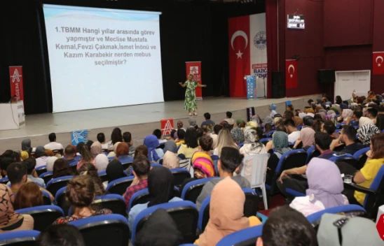 Elazığ Belediyesi KPSS Genel Tekrar Derslerine Yoğun İlgi