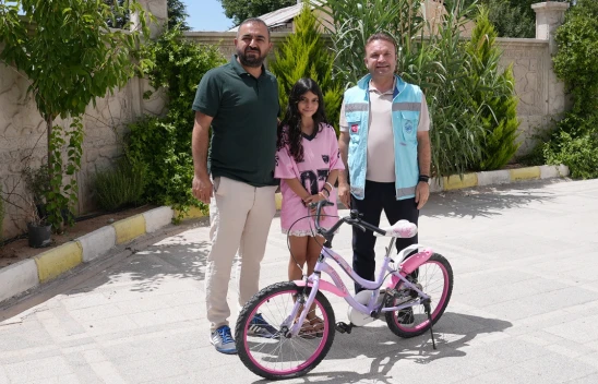 Elazığ Belediyesi'nden 'Bir Çocuğun Kahramanı Olur musun?' Kampanyasıyla Büyük Sosyal Dayanışma