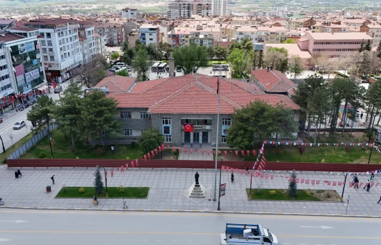 Elazığ Belediyesi'nden Kültürel Yatırım: Tarihi Öğretmenevi Millet Kütüphanesi ve Eğitim Müzesi Oluyor