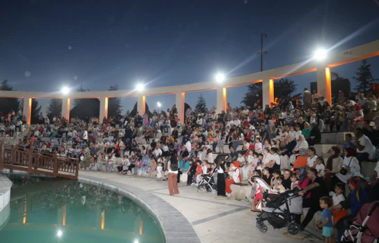 Elazığ Belediyesi'nden Yaz Akşamlarına Renk: Gezici Tiyatro Şenliği İlgi Gördü