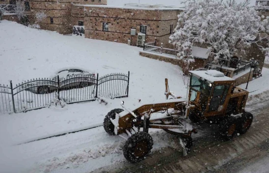 Elazığ Belediyesinden kent genelinde karla mücadele çalışması