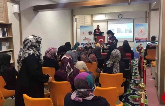 Elazığ'da 'En İyi Narkotik Anne' projesi