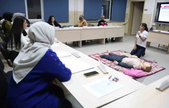 Elazığ'da 'Hasta ve Yaşlı Öz Bakımına Destek' kursuna yoğun ilgi