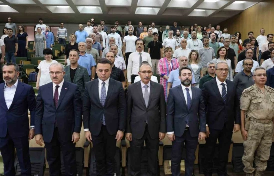 Elazığ'da 'Türk Tarihinde Darbeler ve 15 Temmuz Konferansı' düzenlendi