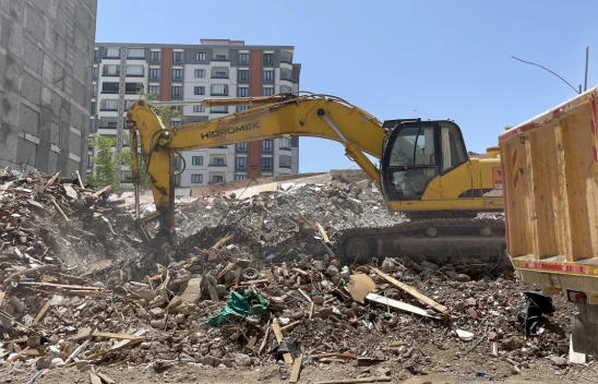 Elazığ'da 10 Bin 694 Ağır Hasarlı Yapı Yıkılıyor