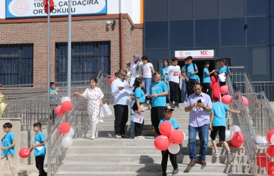 Elazığ'da, 10 Bin Öğretmenin Görev Yaptığı 560 Okulda 134 Bin Öğrenci Karne Sevinci Yaşadı