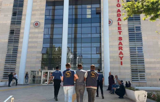 Elazığ'da 10 Evden Hırsızlık Yapan 2 Şüpheli Jandarma Tarafından Yakalandı