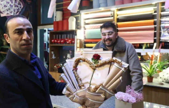 Elazığ'da Sevgililer Günü'ne Özel Orcik Buketleri Yoğun İlgi Gördü