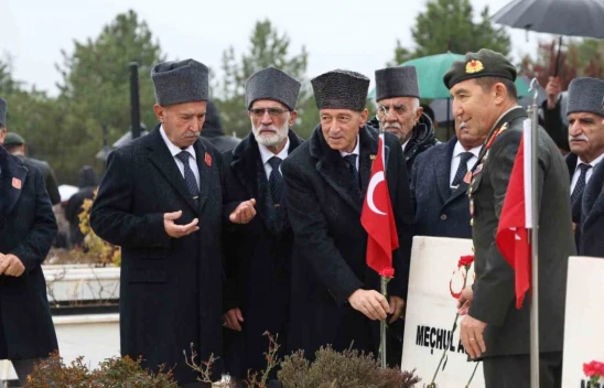 Elazığ'da 18 Mart Şehitleri Anma Günü İçin Duygusal Tören