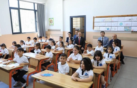 Elazığ'da 2024-2025 Eğitim Öğretim Yılı Karneleri Dağıtıldı: 122 Bin Öğrenci Karne Heyecanı Yaşadı