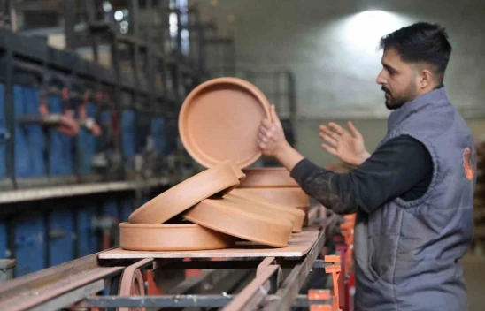 Elazığ'da 300 ton toprak çömleğe dönüştürülerek 25 ülkeye ihraç ediliyor