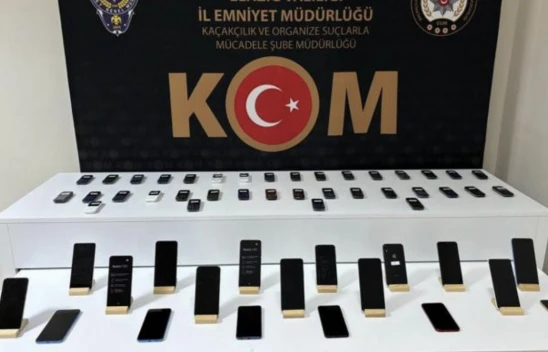 Elazığ'da 55 adet kaçak telefon ele geçirildi: 2 gözaltı
